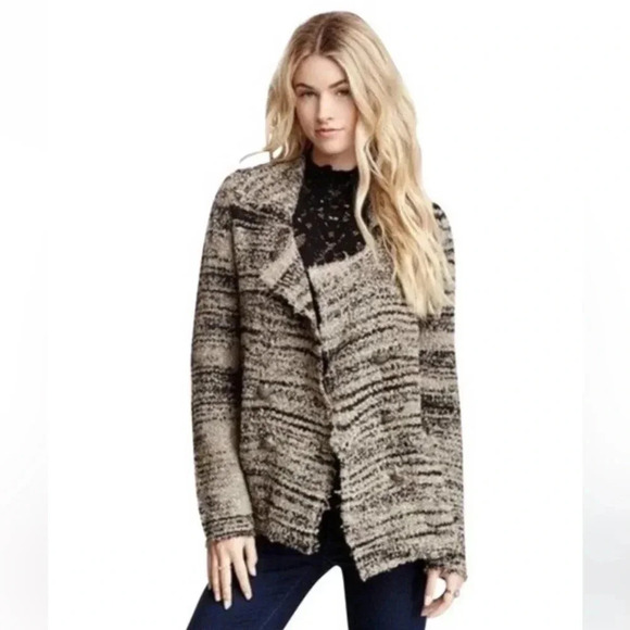Free People Zebra Yarn Double Breasted Knit
Cardigan Wool Blend Size Medium - Picture 2 of 8